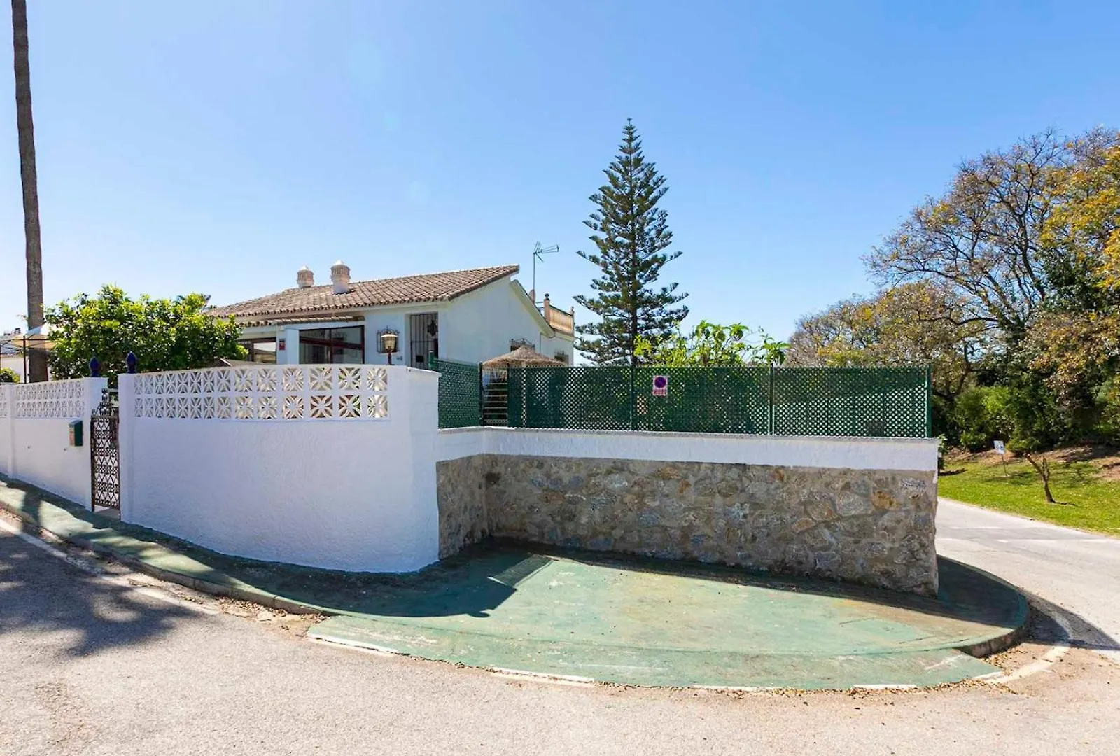 Beautiful Andalusian Home Pass The Keys Marbella 0*,  Spain