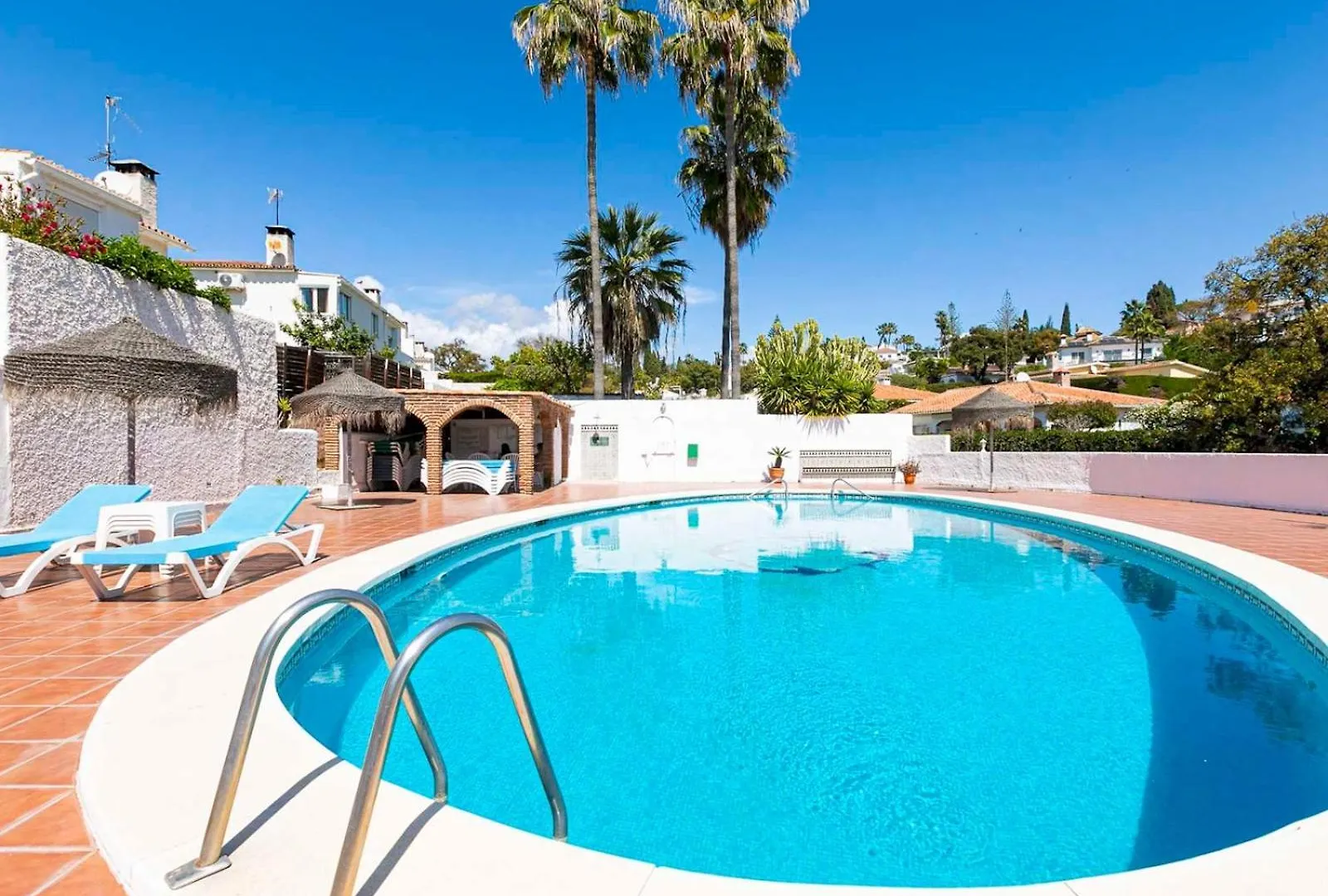 Beautiful Andalusian Home Pass The Keys Marbella 0*,